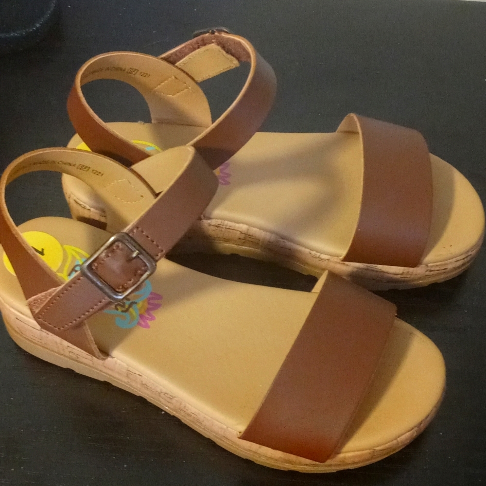 13C toddler girl brown sandals worn 1x.